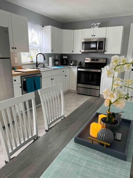 크리스탈리버 House Of Manatees-Entire House With Yard, Fire Pit, Dog Friendly 빌라 외부 사진